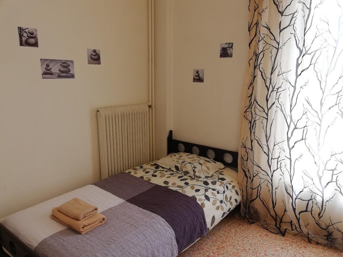 Sfiggos 54 Guest House Афины Экстерьер фото